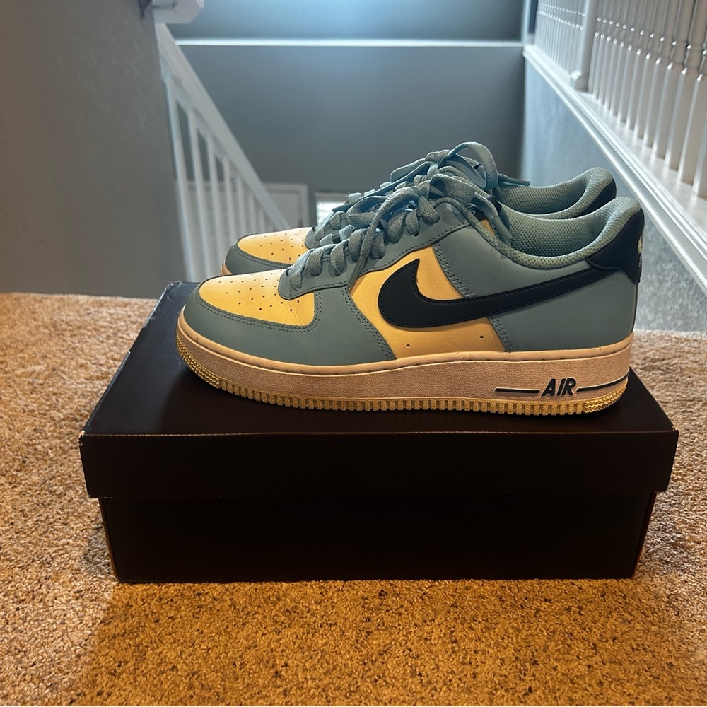 Nike Air Force 1 ‘07 eggshell and baby blue